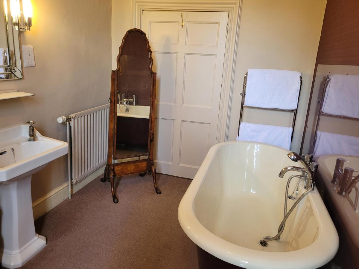 The Old Vicarage Bed & Breakfast คิงตัน ภายนอก รูปภาพ